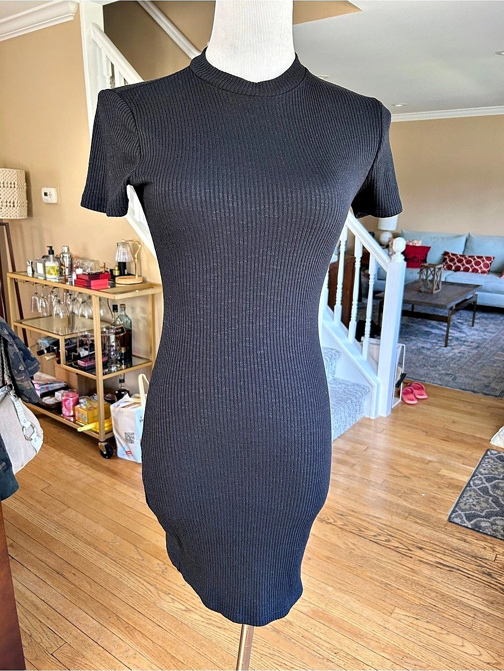 Popular 21 Black Ribbed Mock Neck Short Sleeve Bodycon Mini Dress Size Medium